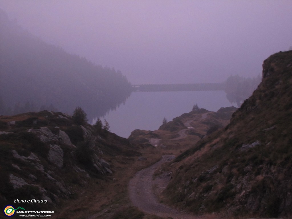 01 Lago Fregabolgia il venerdi sera.JPG